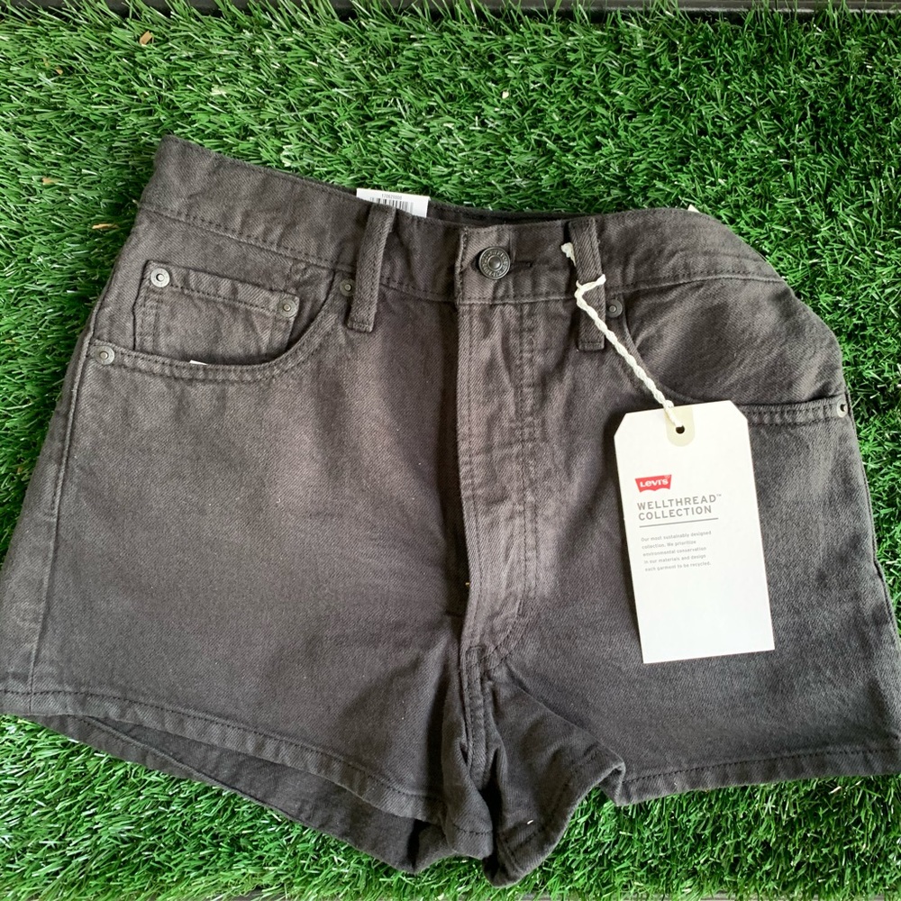Levi’s Ribcage Shorts in Black